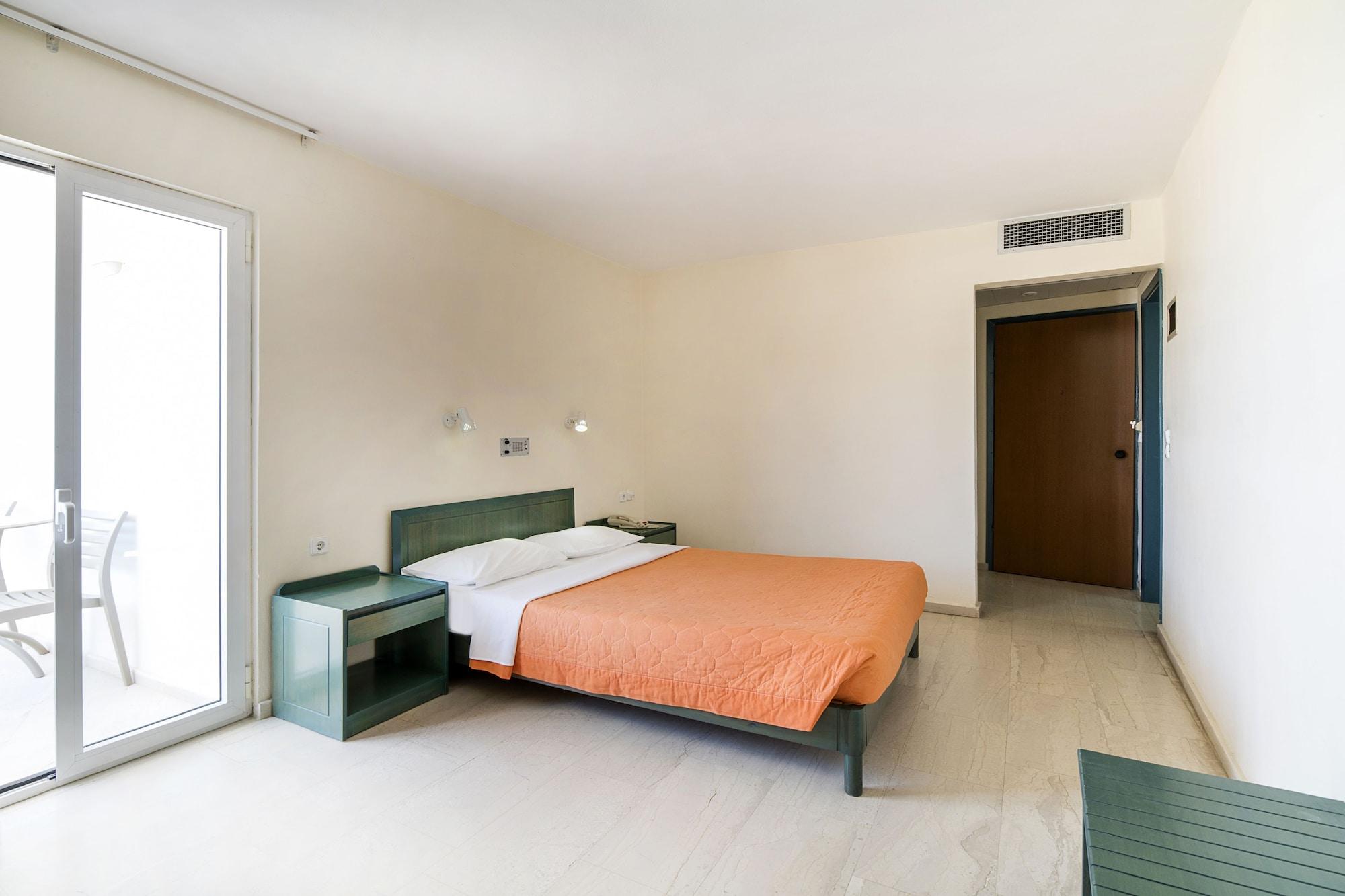 Evelyn Beach Hotel Херсониссос Экстерьер фото