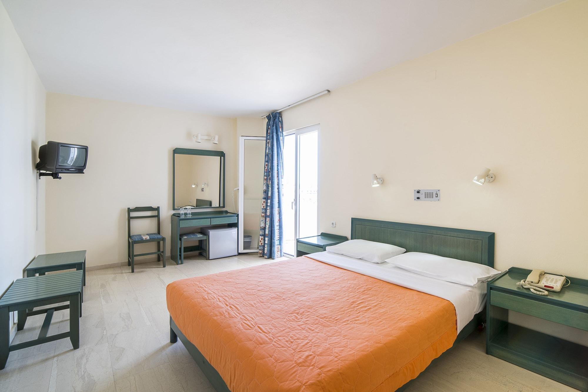 Evelyn Beach Hotel Херсониссос Экстерьер фото