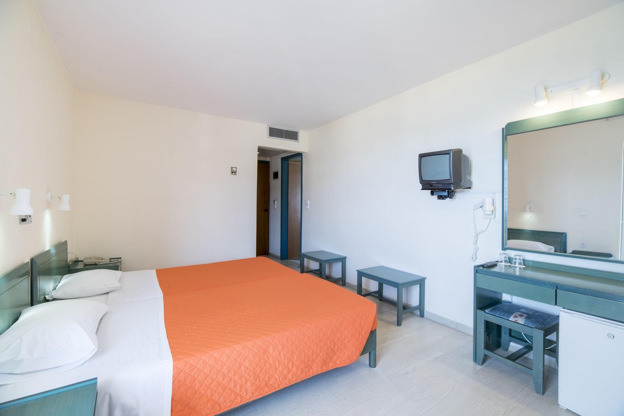 Evelyn Beach Hotel Херсониссос Экстерьер фото