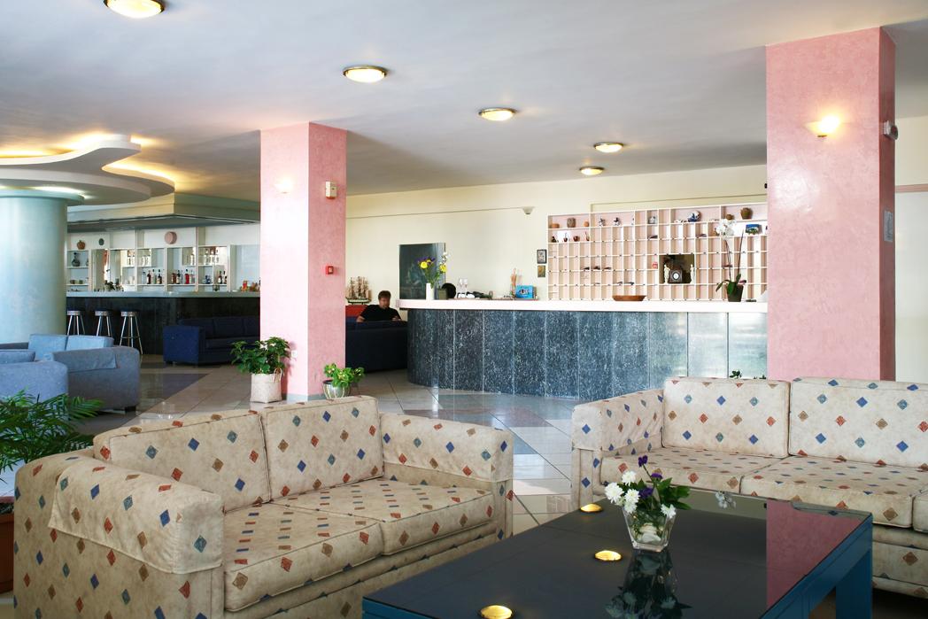 Evelyn Beach Hotel Херсониссос Экстерьер фото