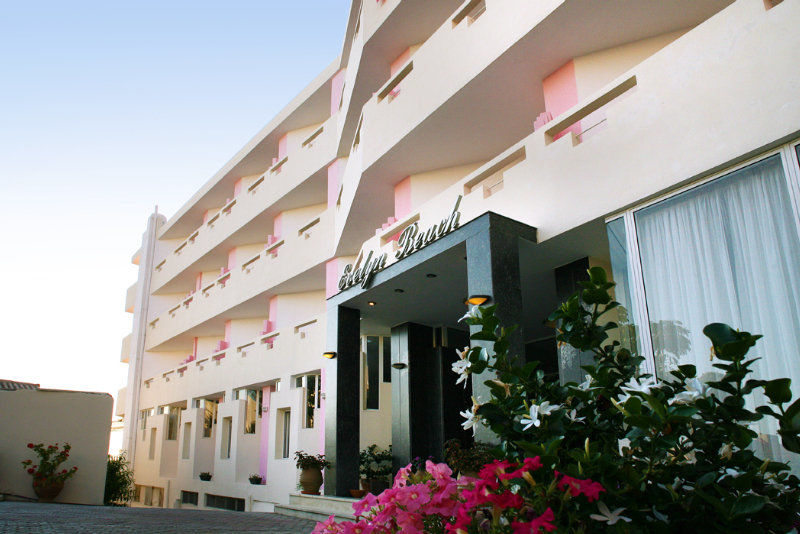 Evelyn Beach Hotel Херсониссос Экстерьер фото