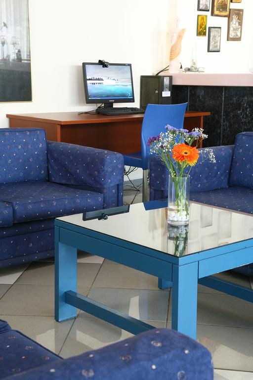 Evelyn Beach Hotel Херсониссос Экстерьер фото