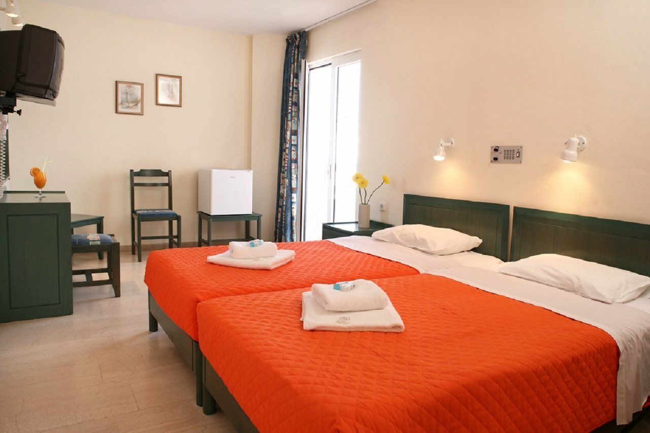 Evelyn Beach Hotel Херсониссос Экстерьер фото